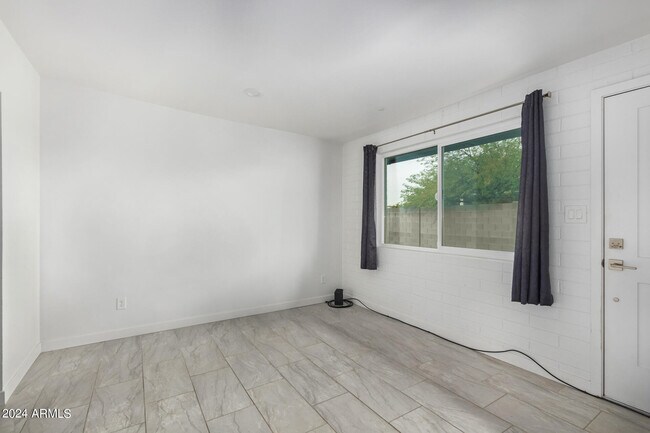 Building Photo - 1127 N Harold St