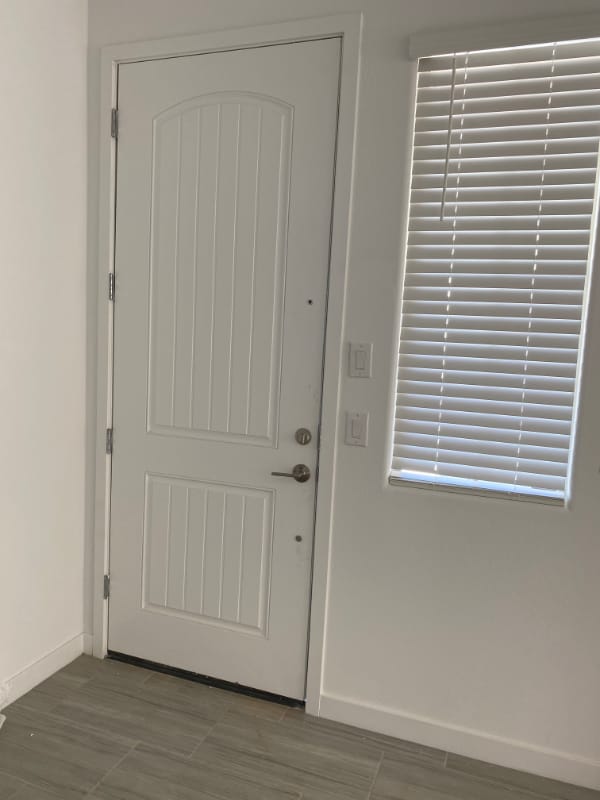 Foto del edificio - 9905 E Tiburon Ave