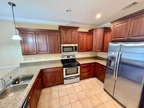 Building Photo - 113 Ledbury Cove