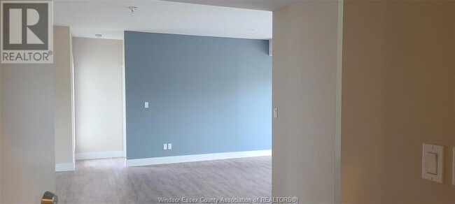 Building Photo - 550 Sandison St