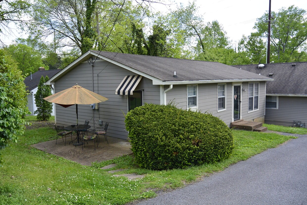Primary Photo - 2128 Sharondale Dr