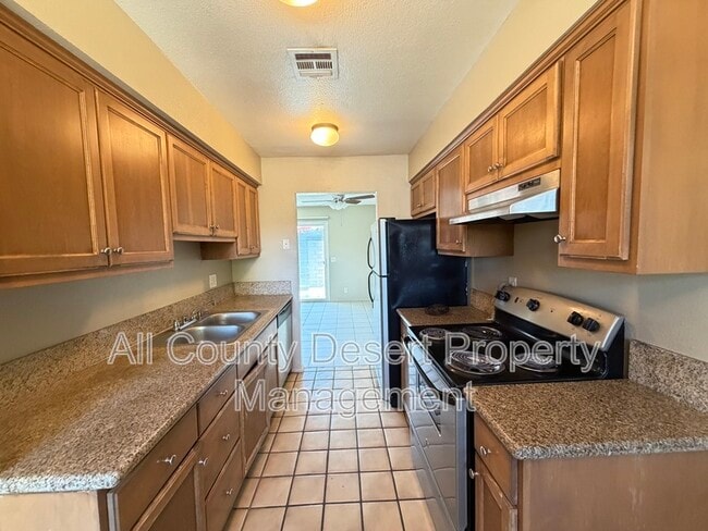 Building Photo - 69180 Victoria Dr