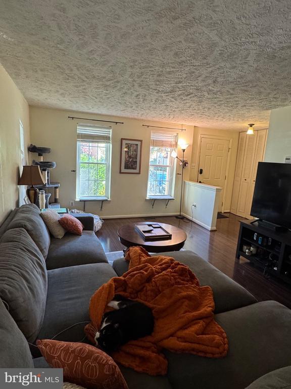 Foto del edificio - 1565 Autumn Ridge Cir