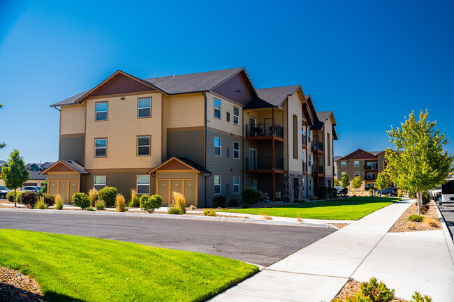 Building Photo - The Reserve @ Metolius