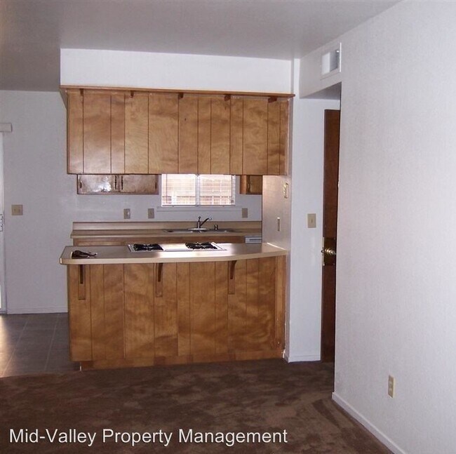 Building Photo - 507 N Quince Ave