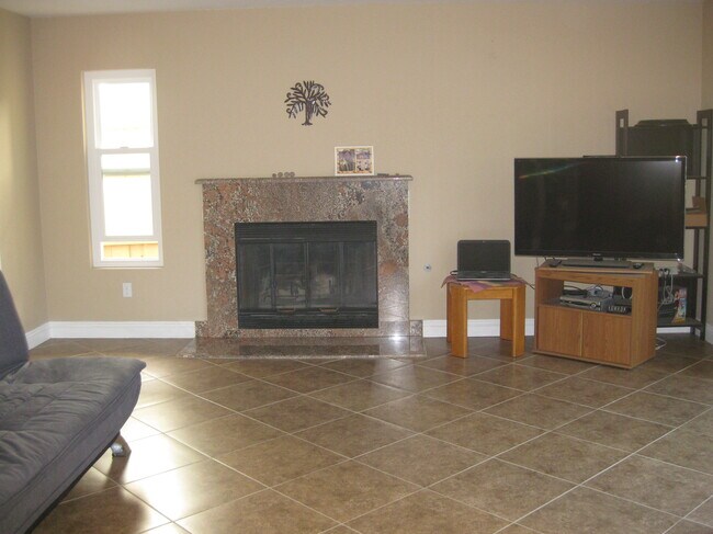 Foto del edificio - 13317 Benchley Rd