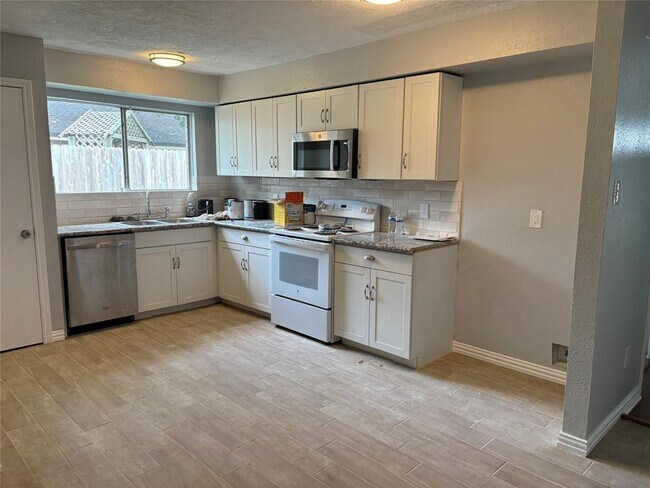Foto del edificio - 604 Magnolia Bend St