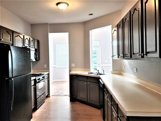 Building Photo - 3101 Anton Drive Unit 15 4