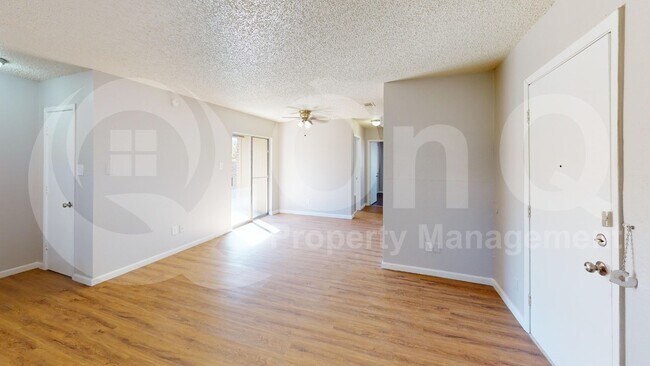 Foto del edificio - 722 Prairie Creek Dr