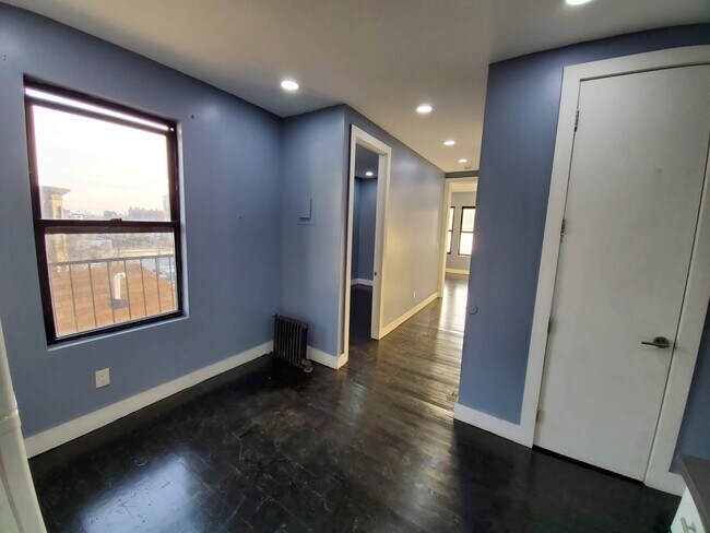 Building Photo - 158 Woodworth Ave