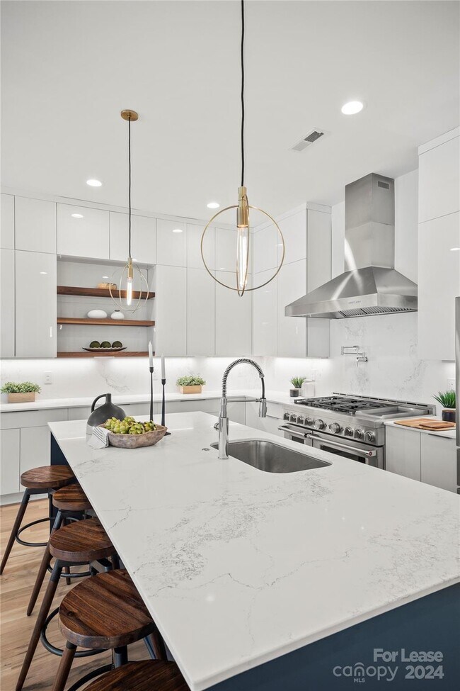 Foto del edificio - 4701 Walden Ct