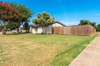 Building Photo - 902 Toyah Creek Ln
