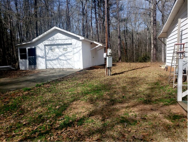 Building Photo - 2934 Crest Hwy: Private, 3BD, 2BA Ranch wi...