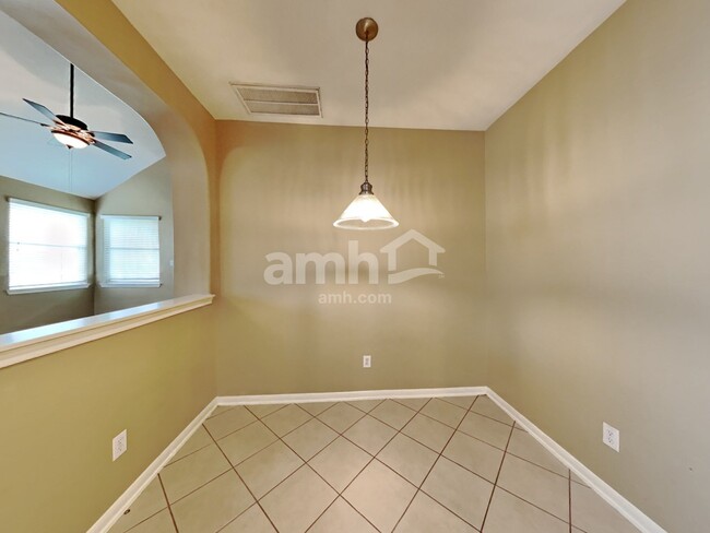 Building Photo - 10006 Tulip Trails Ct