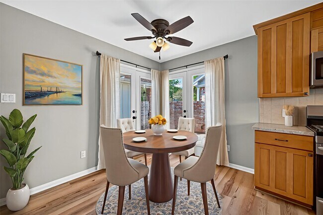 Foto del edificio - 2107 Briargreen Dr