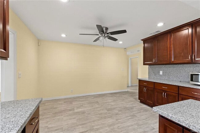 Foto del edificio - 8558 11th St