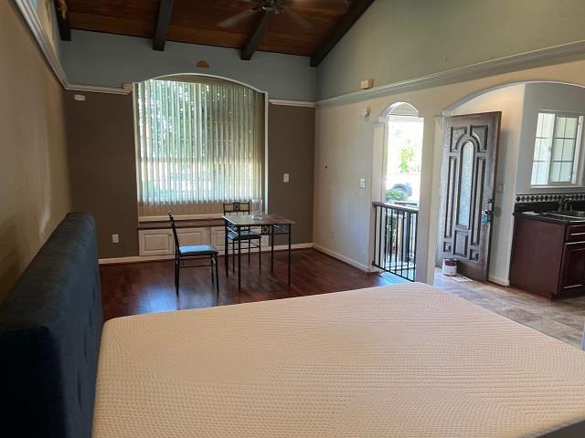 Building Photo - 1652 Town Club Dr