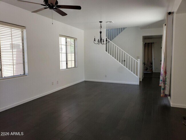 Building Photo - 1707 S Rochester Dr