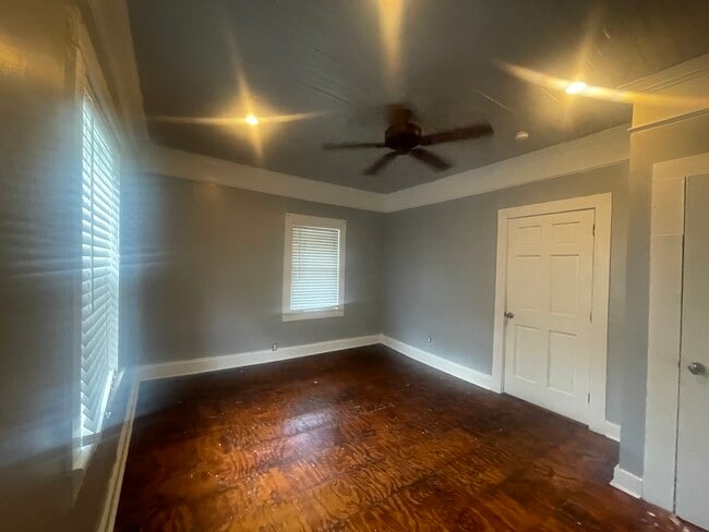 Foto del edificio - 517 W Water St Ext