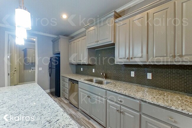 Foto del edificio - 7214 Mosley St