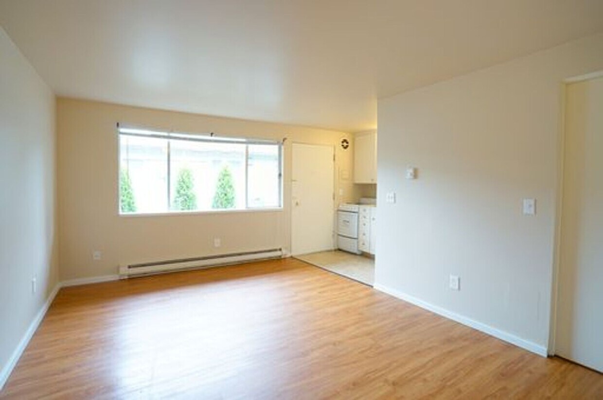 Building Photo - Crown Colony Apartment