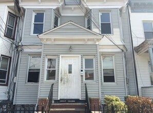 Building Photo - 68 Rose Ave