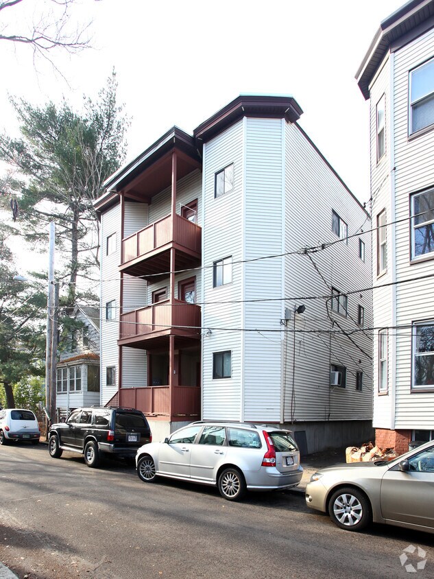 Building Photo - 11-21 Pine St