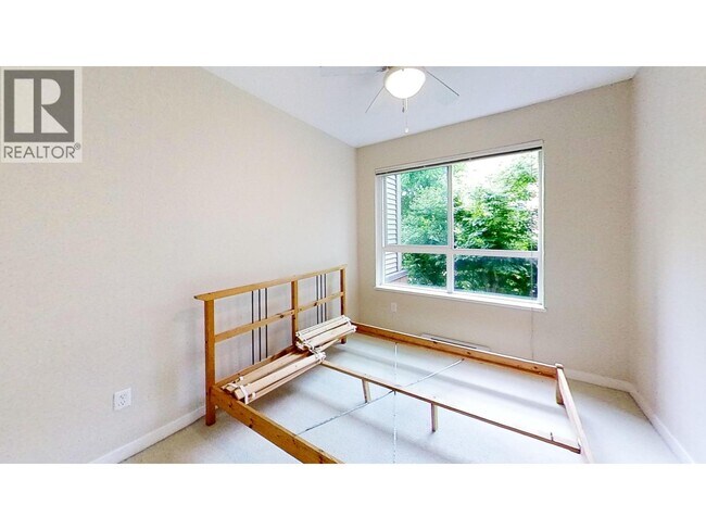 Building Photo - 9399 Tomicki Ave