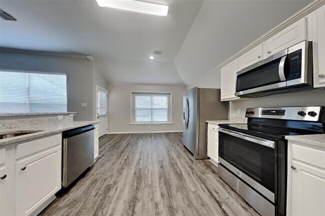 Building Photo - 19330 Scarlet Cove Dr