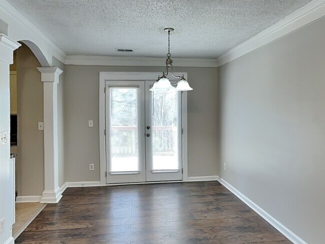 Foto del edificio - 5595 Fairington Pl