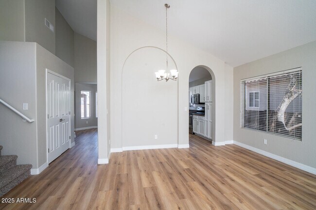 Foto del edificio - 2550 E Taro Ln
