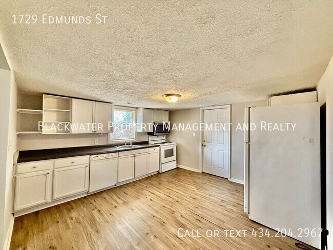 Foto del edificio - 1729 Edmunds St