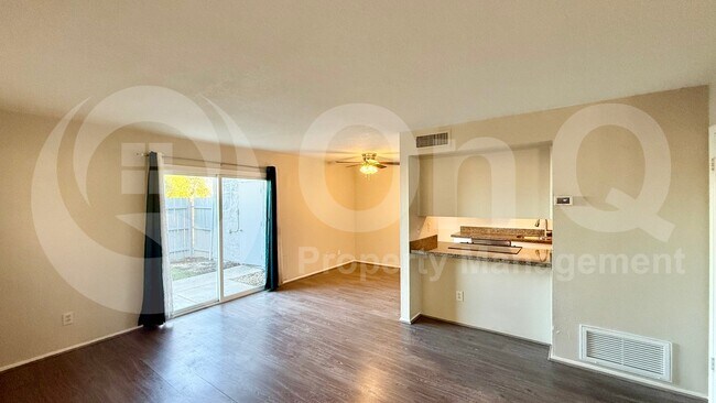 Foto del edificio - 5304 W Hearn Rd