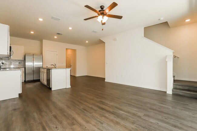 Building Photo - 3049 Intrepid Ave