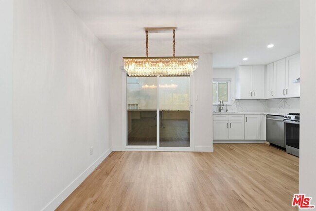 Foto del edificio - 1861 Midvale Ave