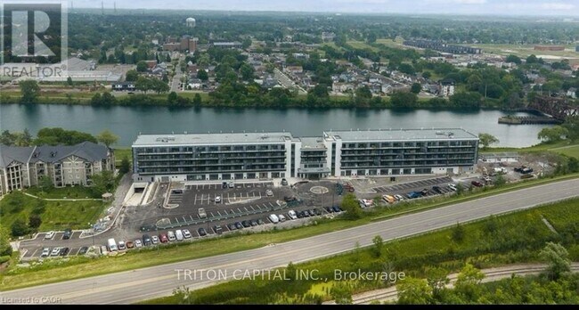 Photo du bâtiment - 350 Prince Charles Dr S