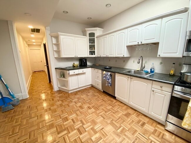 Foto del edificio - 108 Buttonwood St