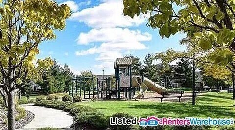 Foto del edificio - Available May 1st - beautiful 4-bed 4-bath townhome in Apple Valley with pool and more!