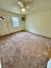 Building Photo - 1343 E Balview Ave