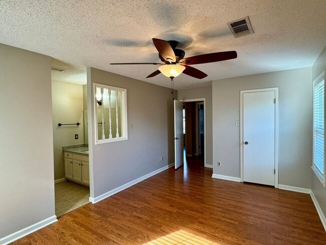 Foto del edificio - 812 Beaver Rd