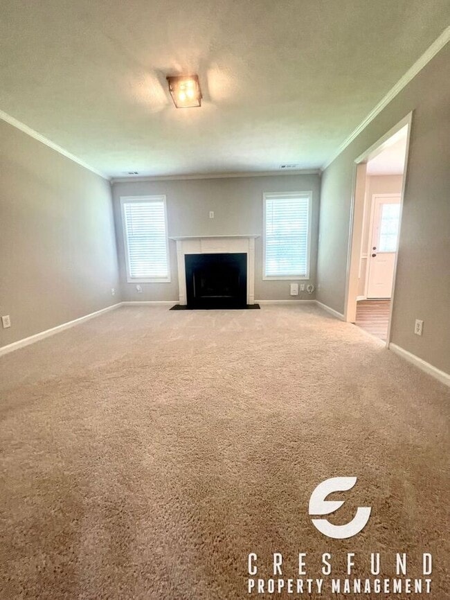 Building Photo - RECENTLY RENOVATED 3 BEDROOM just minutes ...