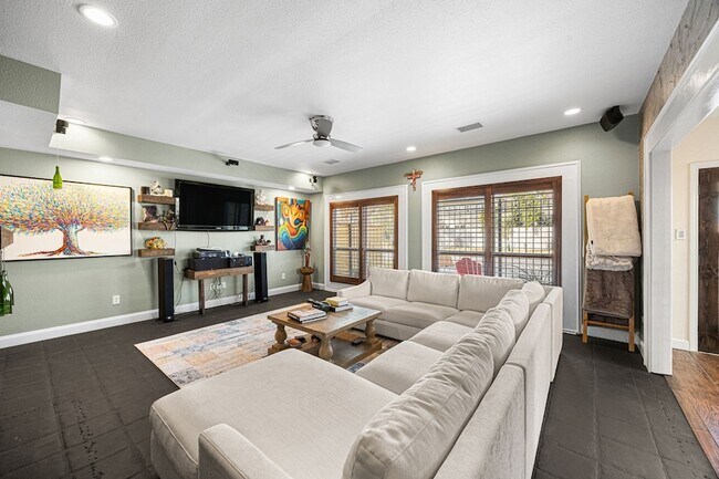 Foto del edificio - 202 E 7th St