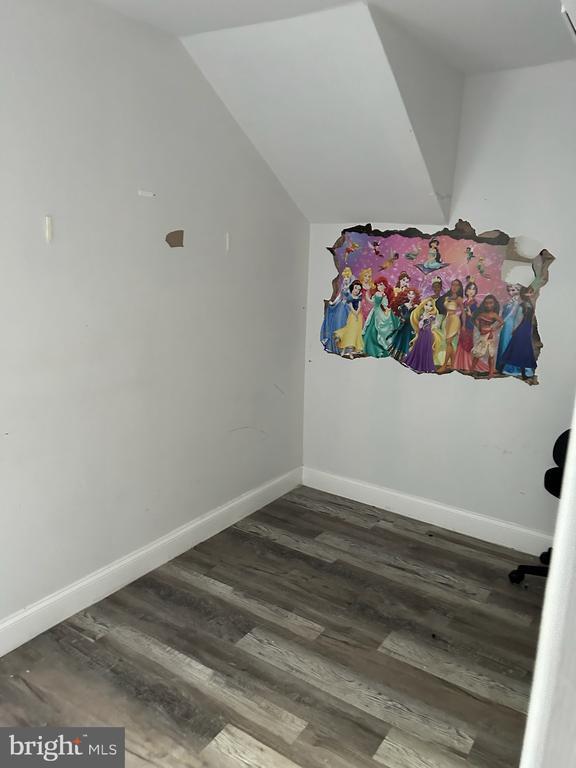 Foto del edificio - 253 Harding Ave