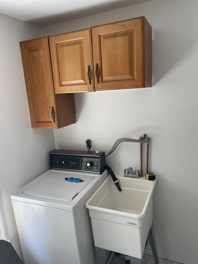 New laundry room - 507 Maple Ave