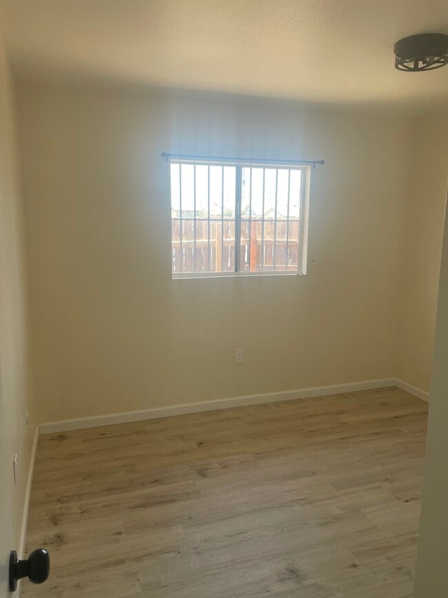 Foto del edificio - 635 W Olive Ave