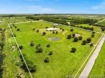 Foto del edificio - 8101 SW Groveview Terrace