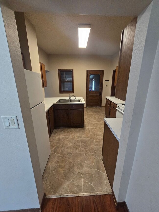 Foto del edificio - For Rent: Cozy 2 Bedroom, 1 Bathroom Singl...