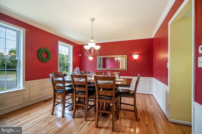 Building Photo - 1046 Knapp Rd