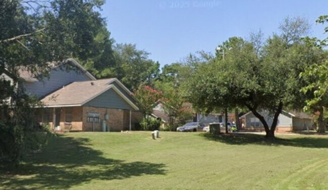 Foto del edificio - 1303 Martin Luther King Dr
