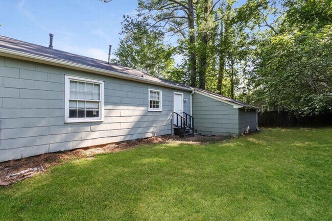 Foto del edificio - Charming 4 bed 2 bath renovated home